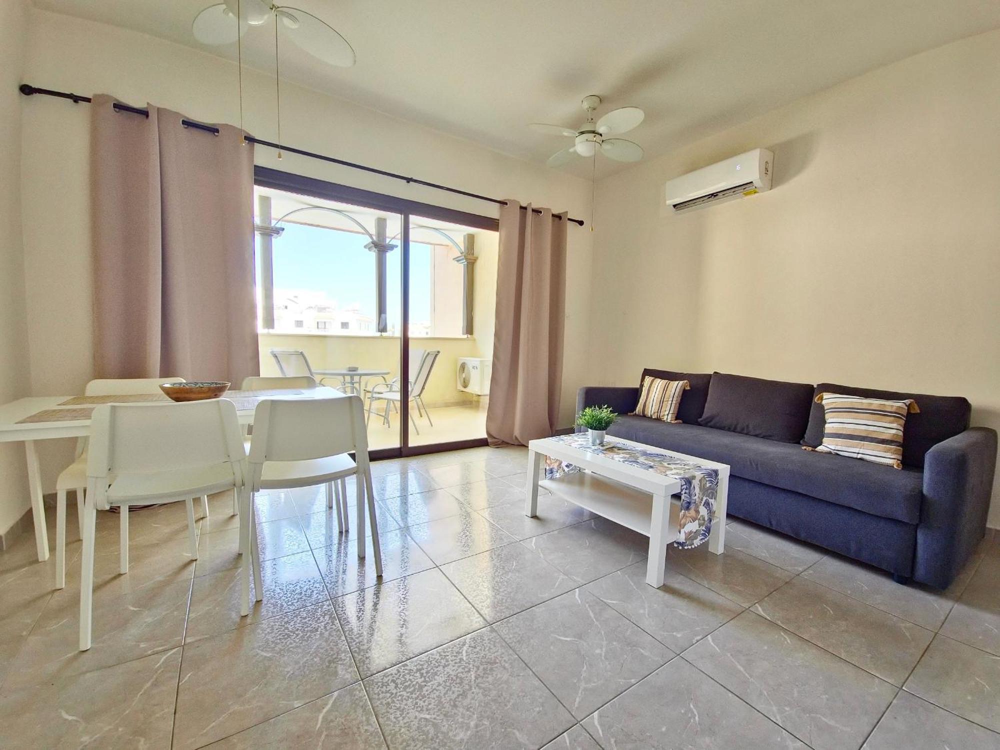 Queen Anna's Dream 1 Bedroom Пафос